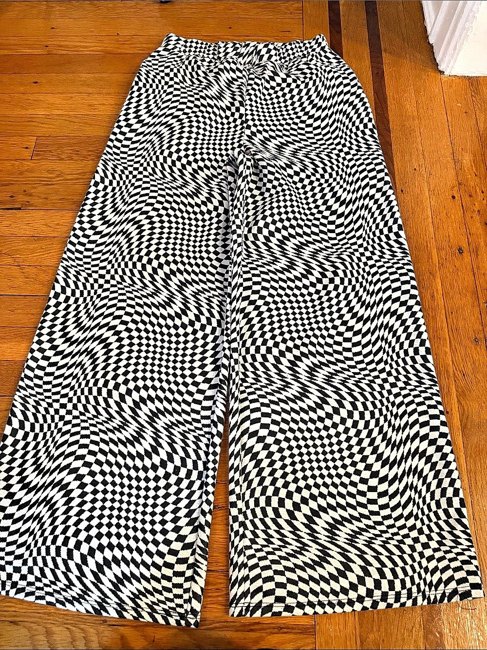 Dressed in LALA Wide Leg Geometric Pants in Black & White Size Large Like New